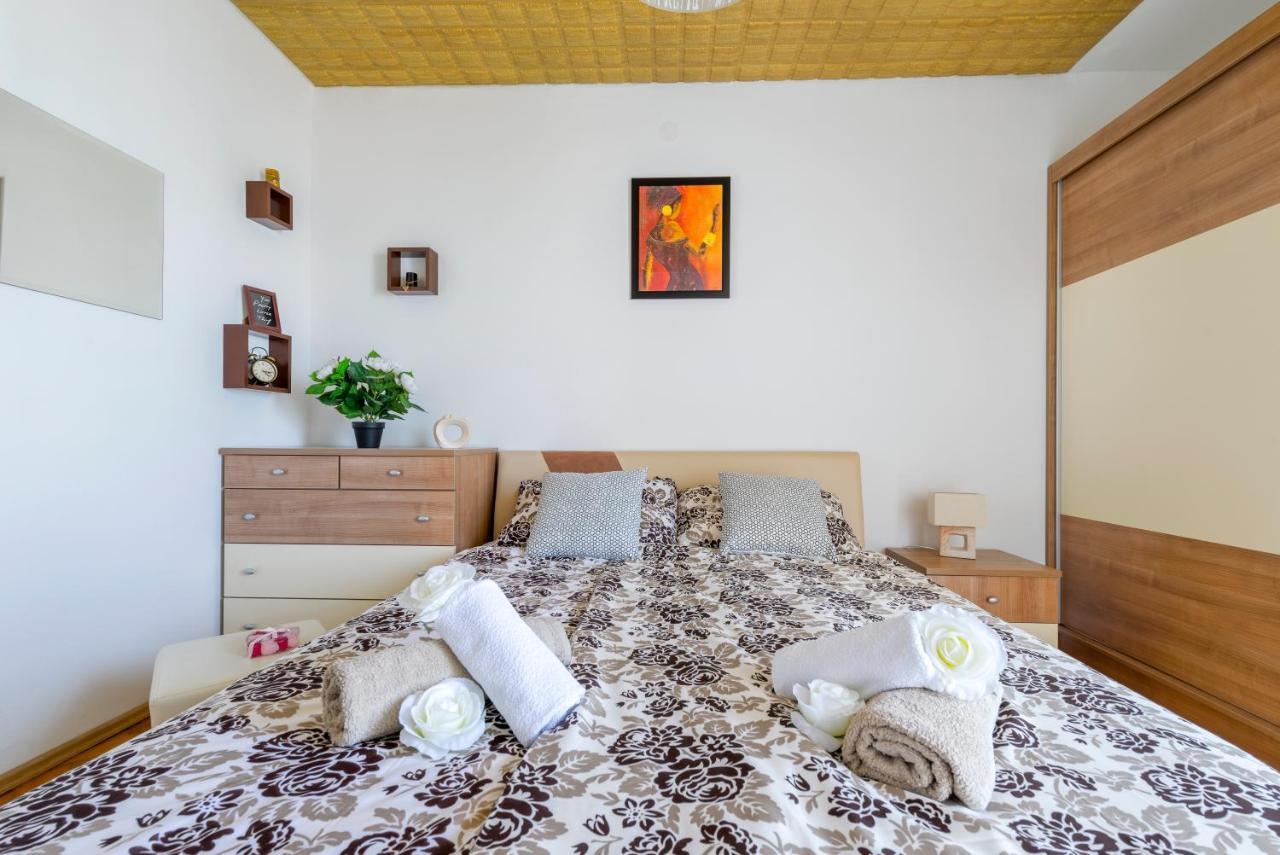 Adventure Apartment 75M2 Close To The Center Split Buitenkant foto